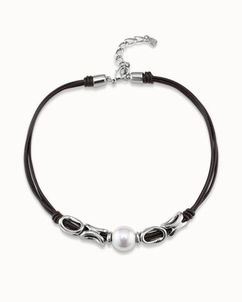 Short necklace with 4 leather straps with sterling silver-plated links and central pearl
