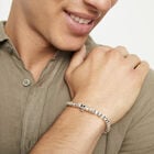 Beaded stretch bracelet with a skull