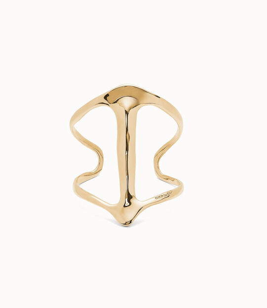 Cuff bracelet with manta ray structure