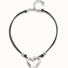 Short leather necklace with a heart