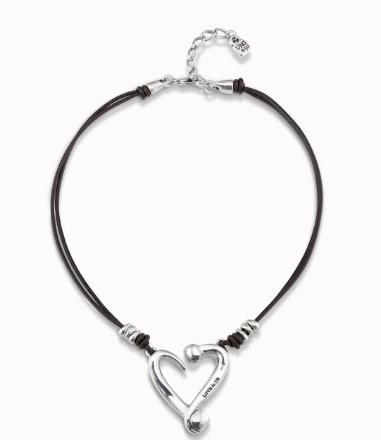 Colgante de plata con 2 tiras de cuero y corazón