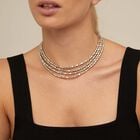 Collar corto multi-cadena ba&ntilde;ado en plata de ley con eslabones en forma de rombo
