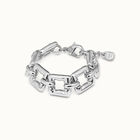 Short chain bracelet with square-shaped links