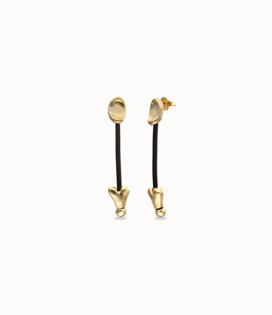 Boucles d&rsquo;oreilles longues avec cuir et c&oelig;urs plaqu&eacute;s or 18k