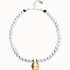 Collar de esferas medianas ba&ntilde;adas en plata de ley y esfera grande en oro 18k