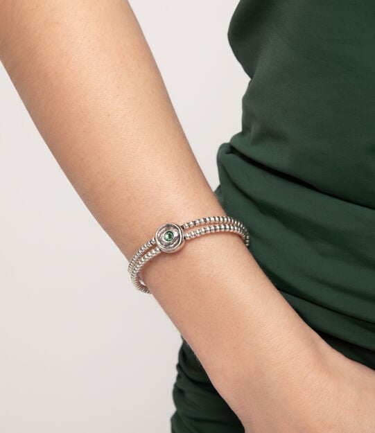 Pulsera de bolas doble bañada en plata de ley con detalle de ojo y cristal verde
