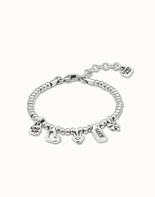 Bracciale placcato argento Sterling con charm cuore, quadrifoglio e mano