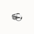 Anillo ba&ntilde;ado en plata de ley con forma de esfera