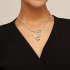 Short  link chain pendant necklace with a heart