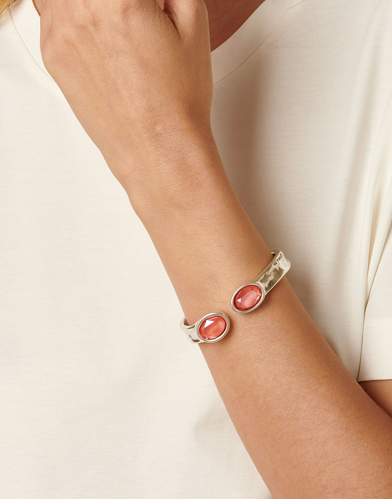 Bracciale Uno De 50 Placcato Argento Con Pelle E Ciondoli Lucchetto E Chiave – Collezione Confident