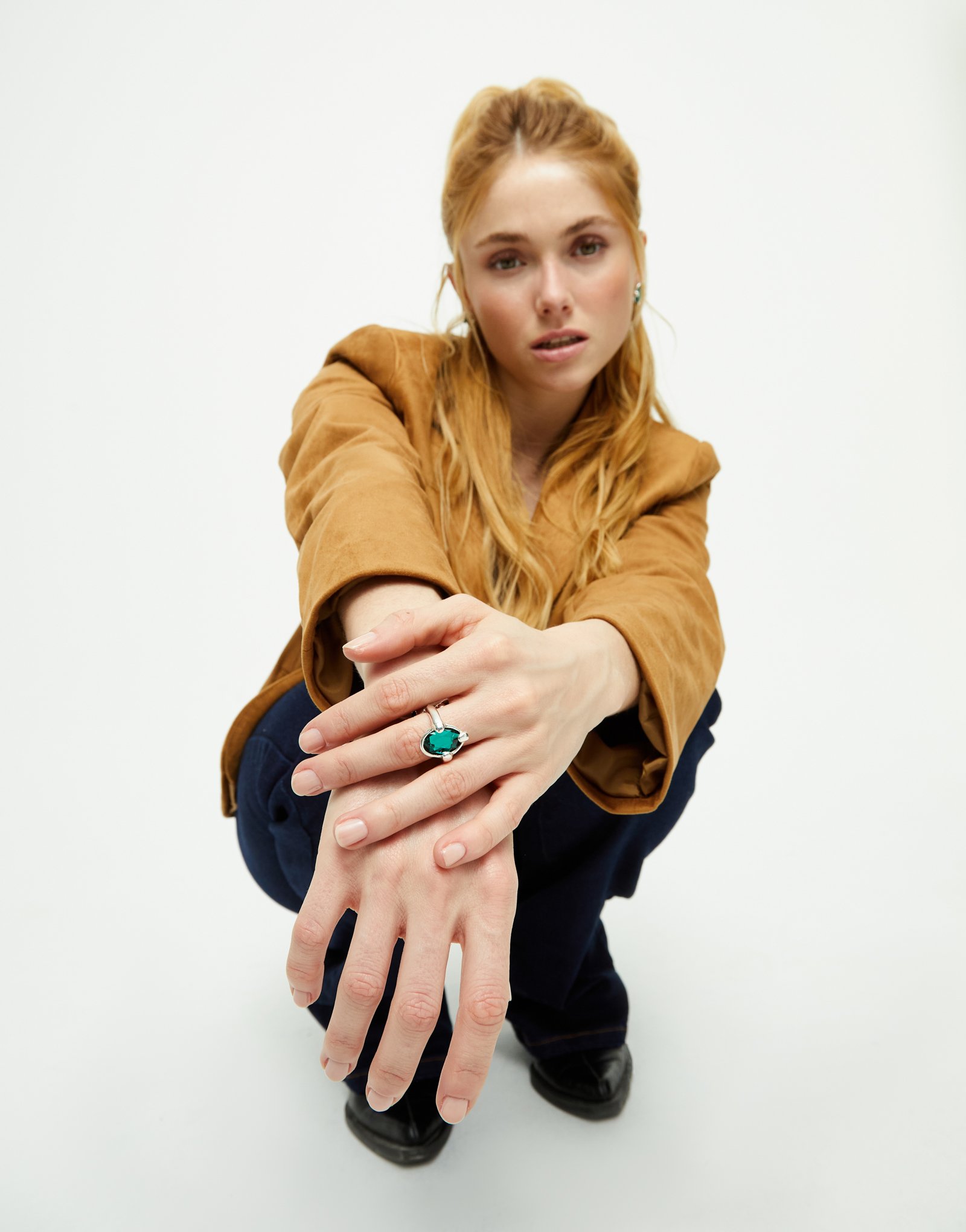 Ring with green oval faceted crystal, Silver, large thumbnail