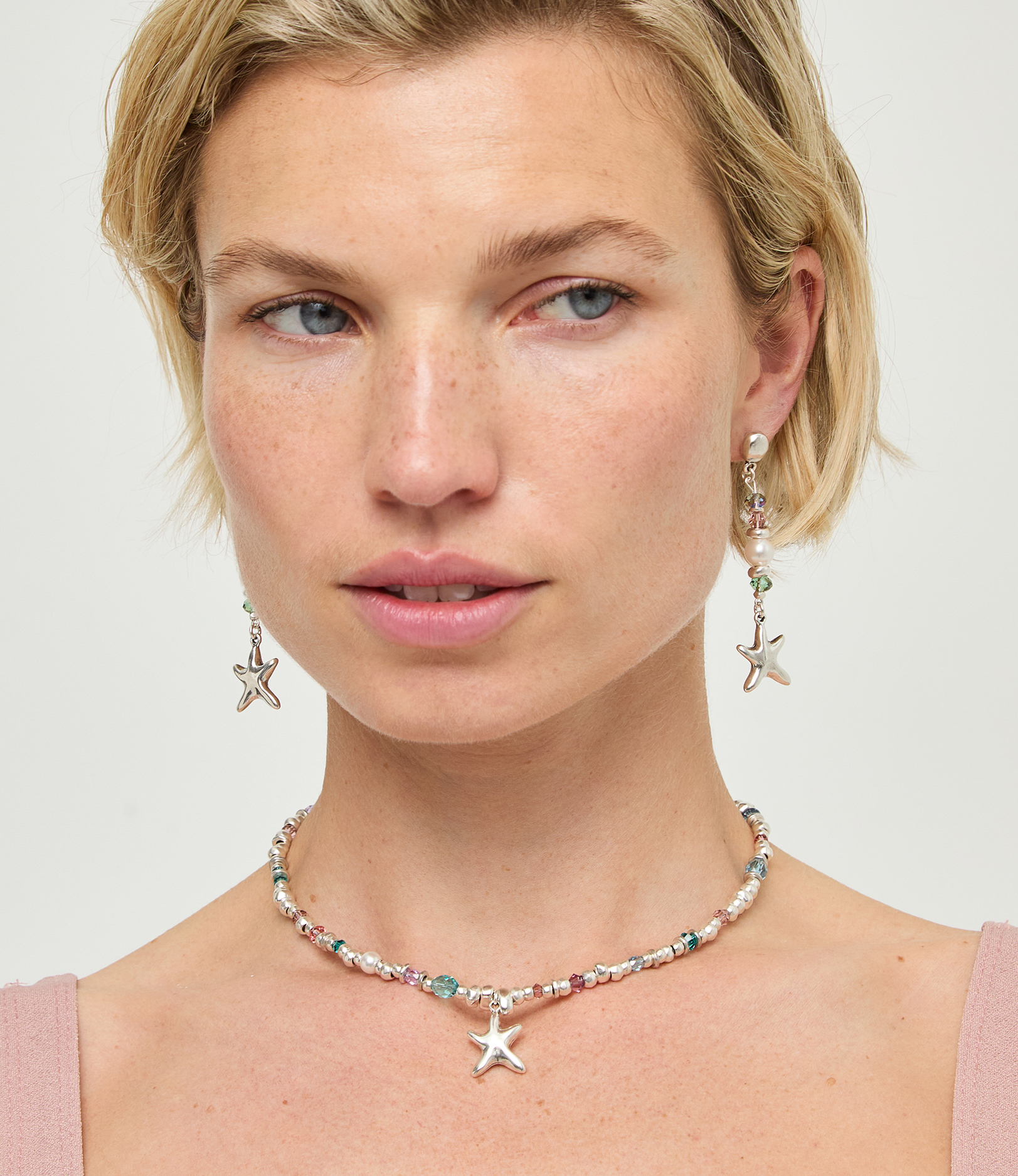Long earrings with starfish and pearl