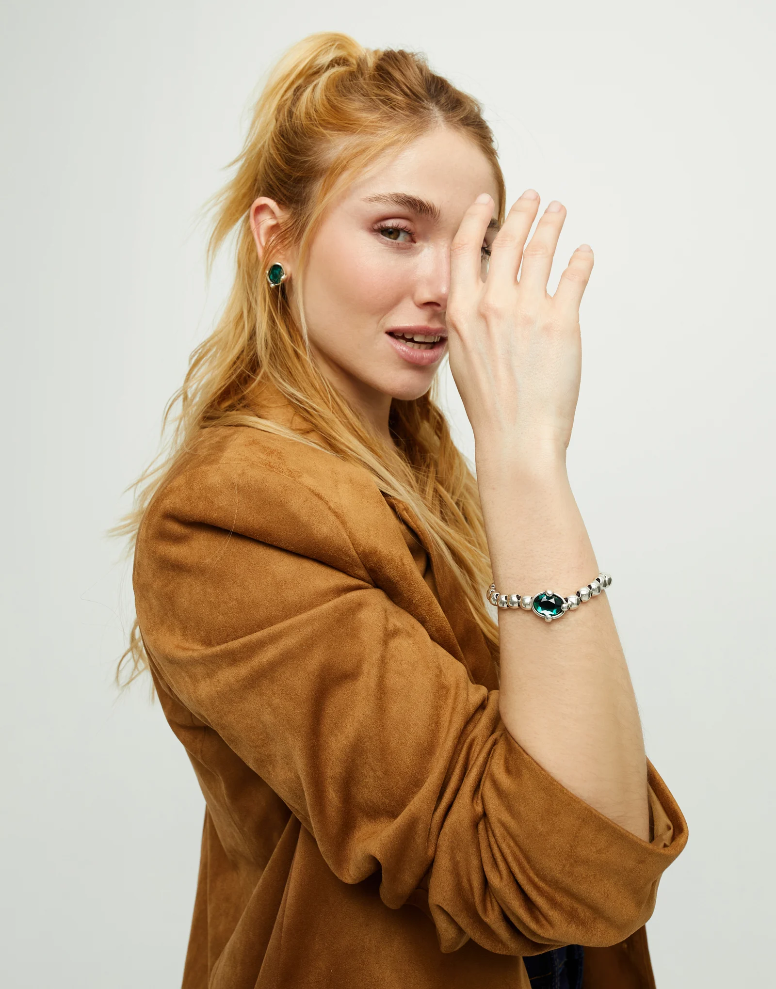 Beaded bracelet with oval faceted green crystal, Silver, large thumbnail