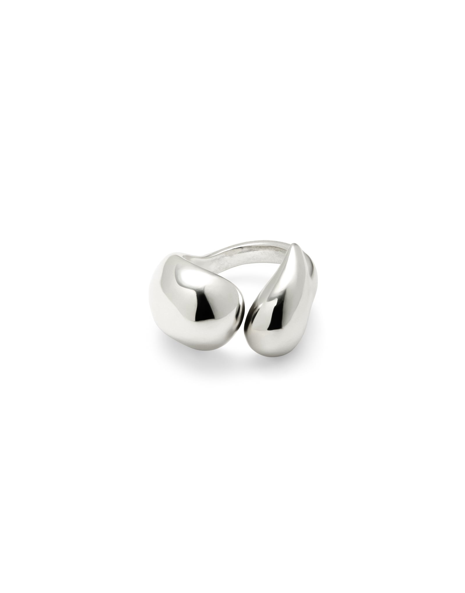 Anillo ba&ntilde;ado en plata con formas redondeadas irregulares