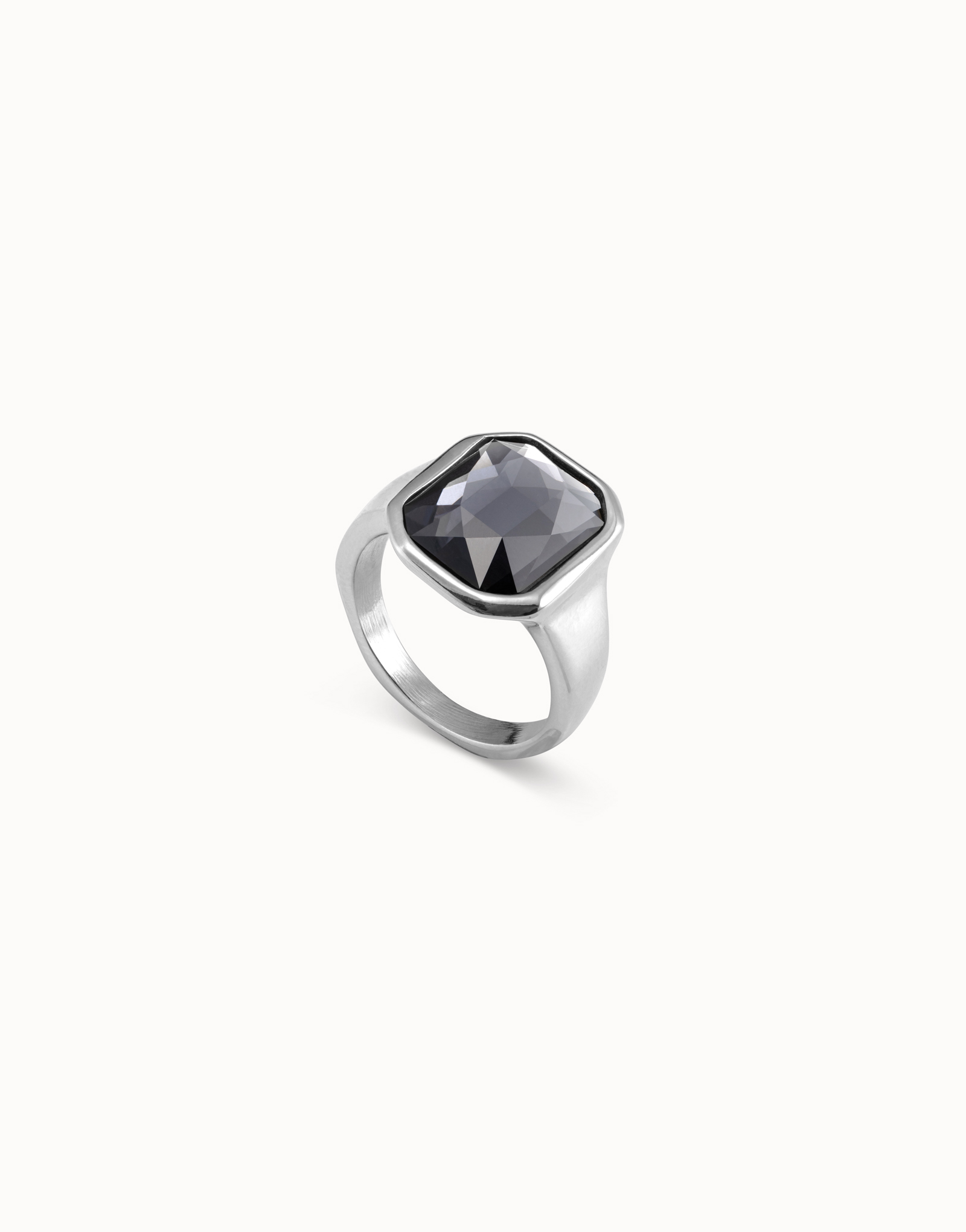 Silver-plated ring with central hexagonal case and dark gray crystal, Silver, large image number null