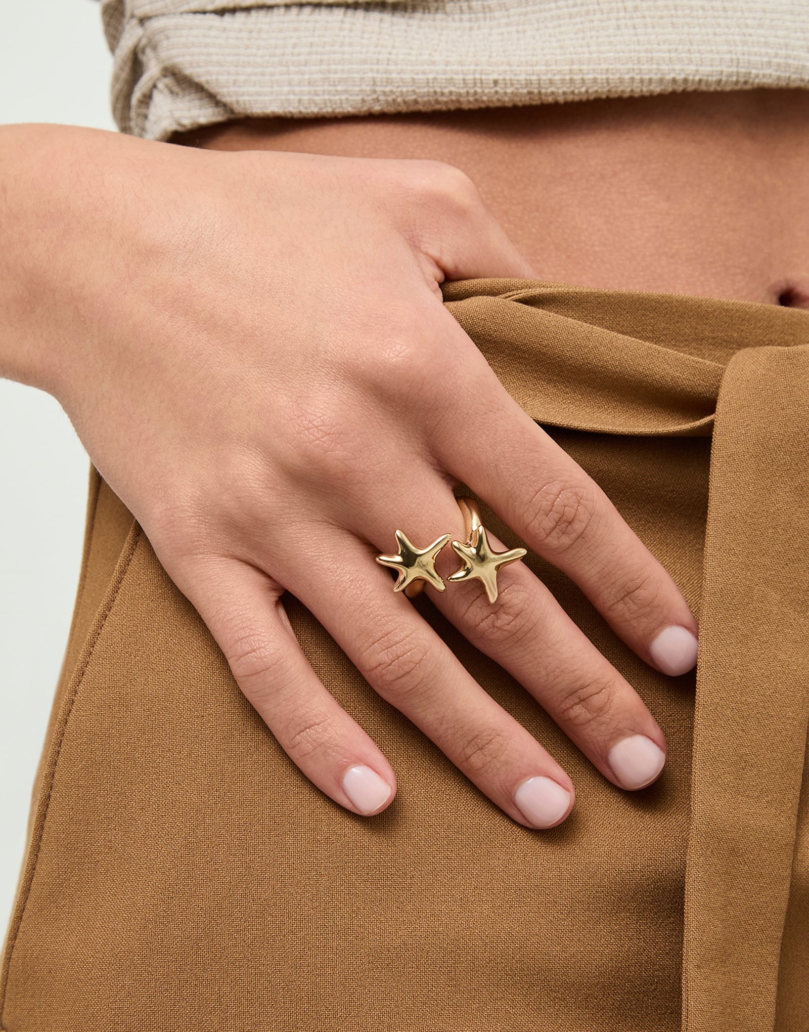 Intertwined starfish ring