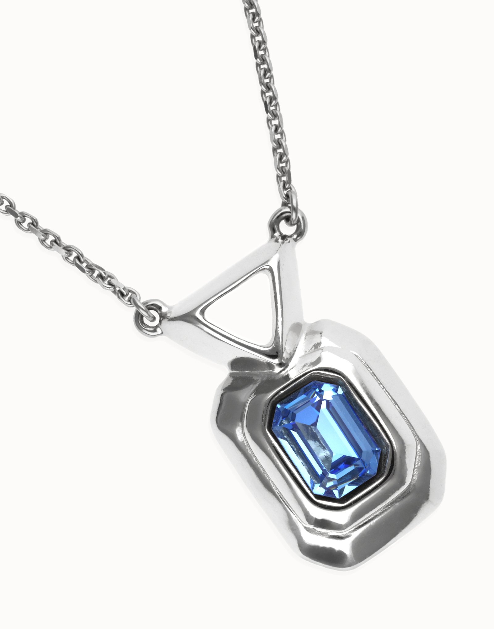 Collar ba&ntilde;ado en plata de ley con cristal facetado rectangular azul