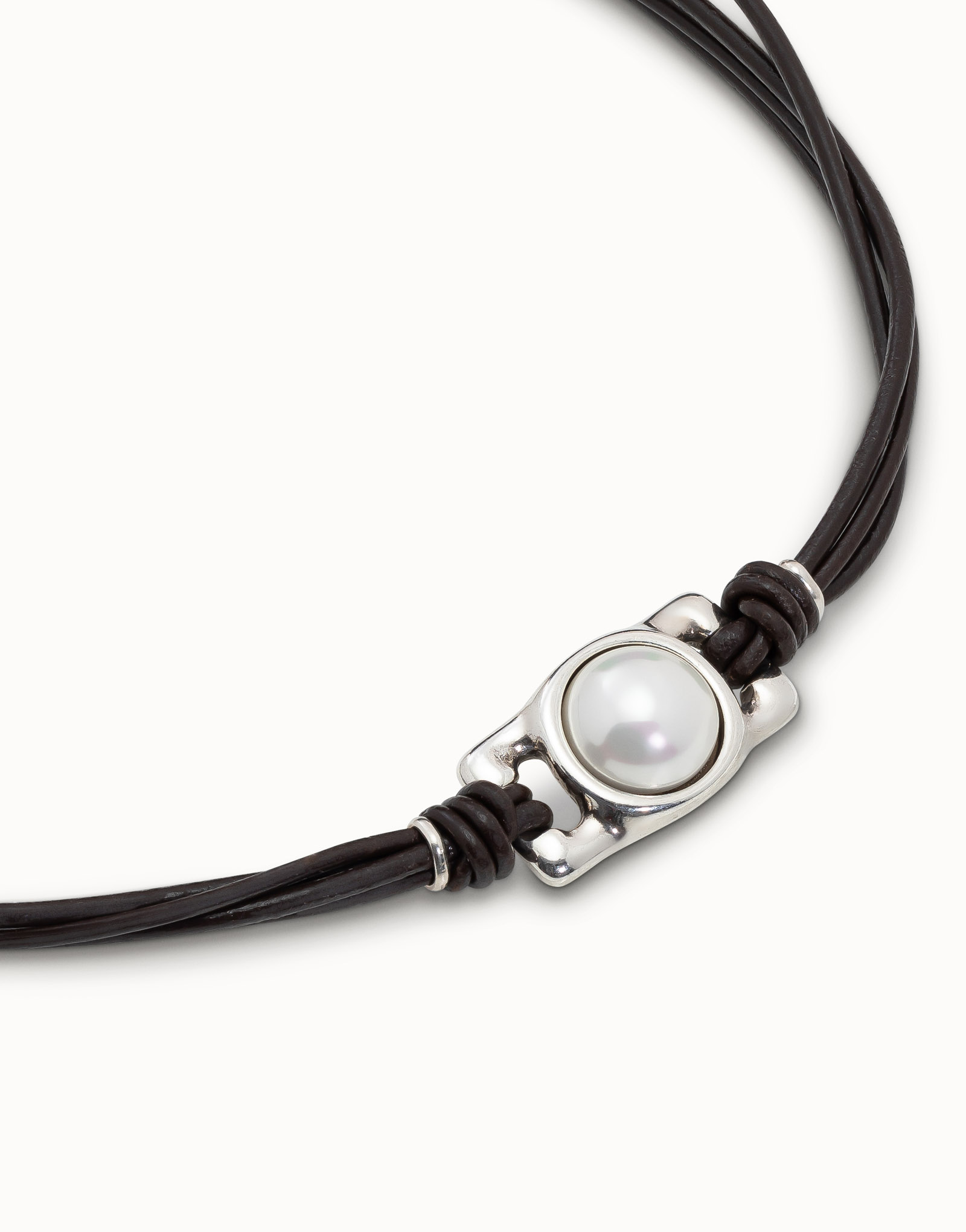 Collar corto de cuatro tiras de cuero y abalorio central con perla, Plateado, large image number null