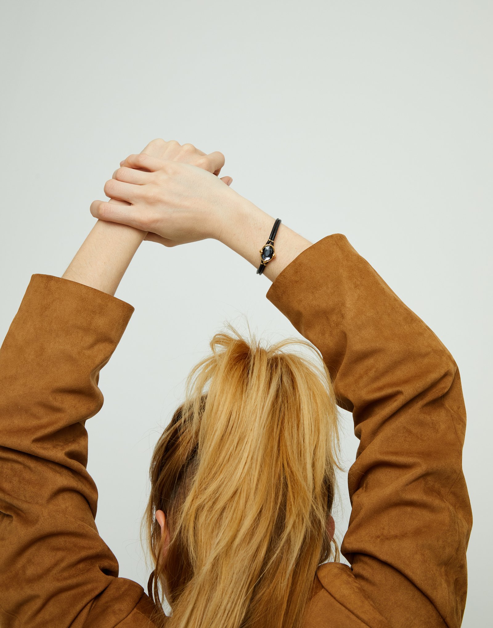 Pulsera de cuero y baño en 18k con cristal facetado ovalado negro, Dorado, large thumbnail