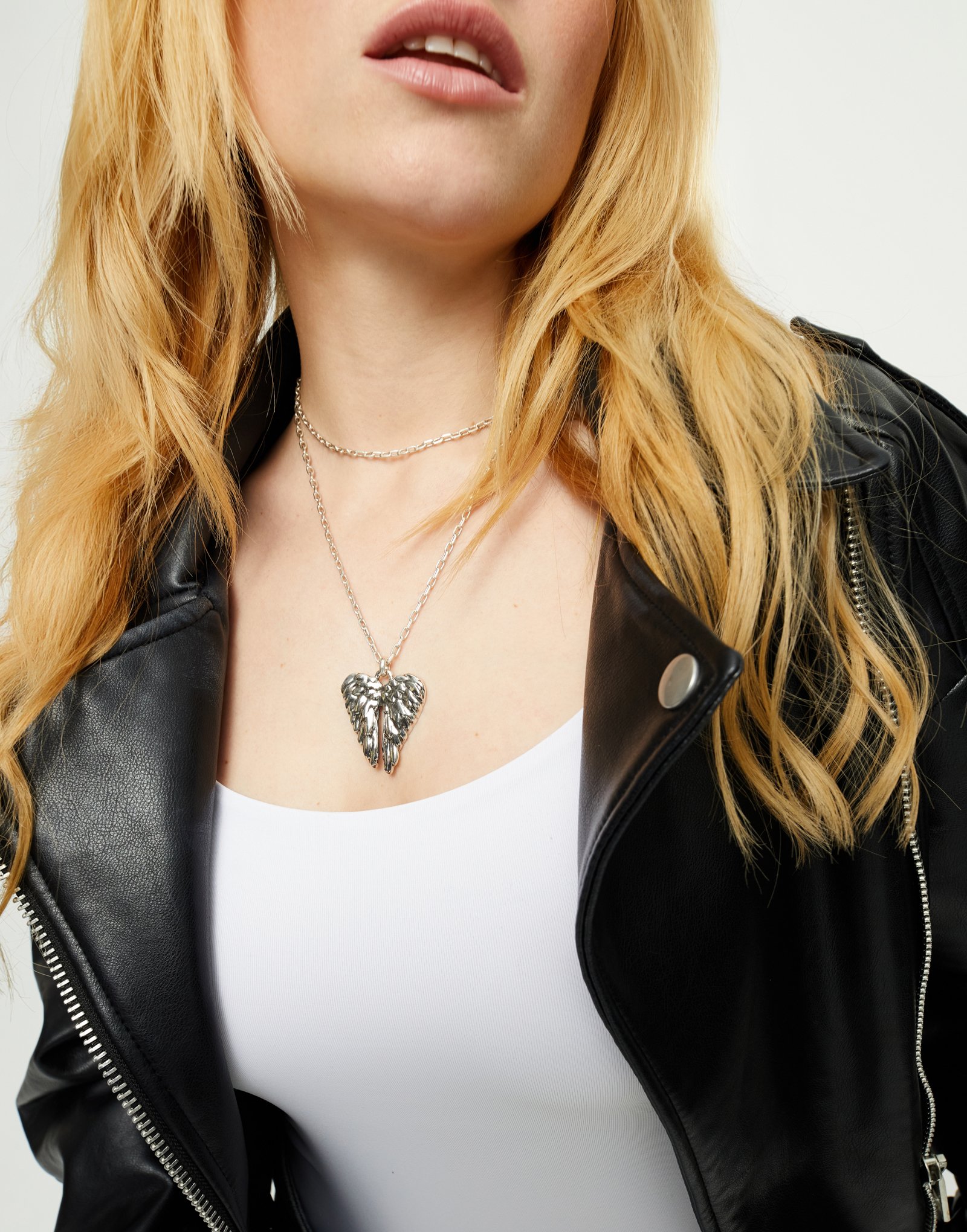Long necklace with wing detail, Silver, large thumbnail