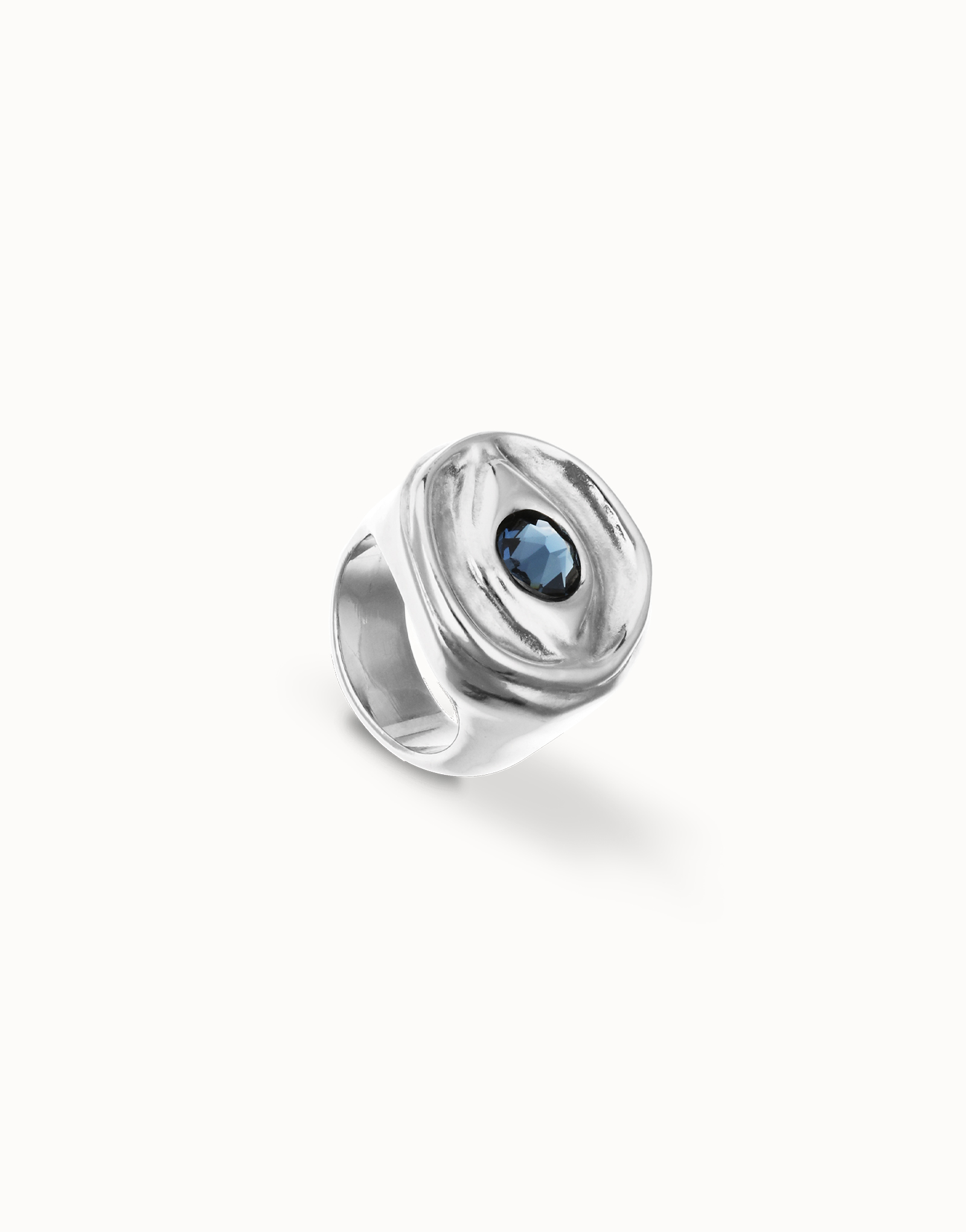 Anillo tipo sello en plata de ley y forma de ojo con cristal facetado azul, Plateado, large thumbnail