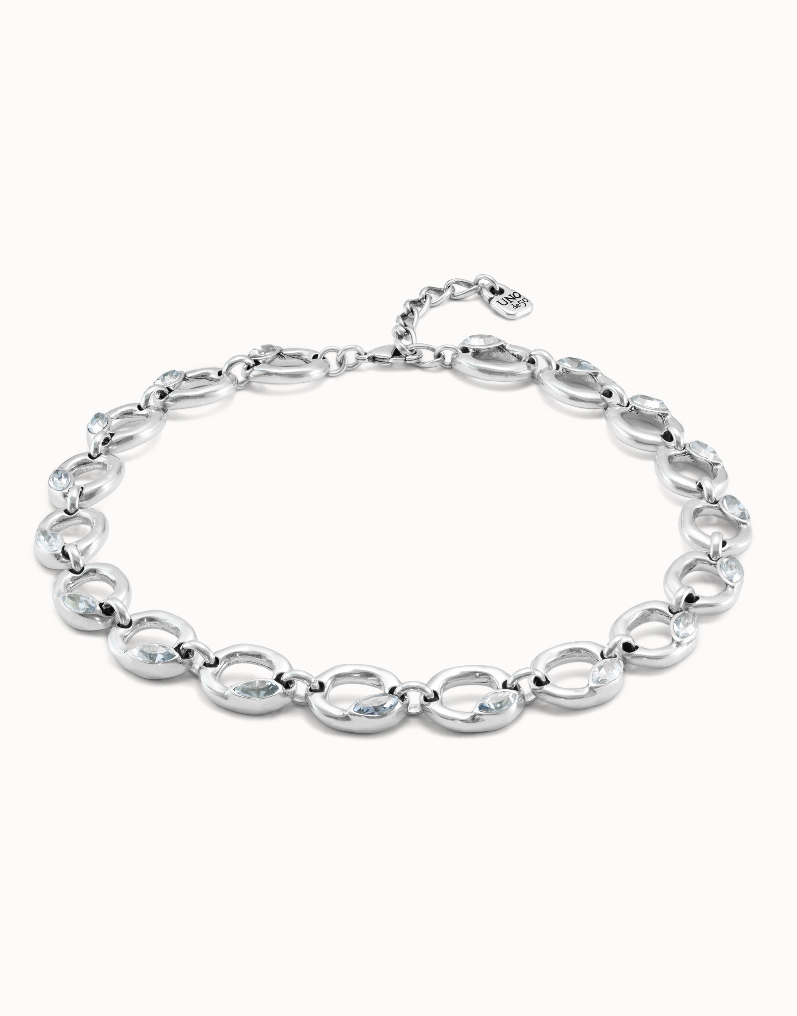Short oval link chain necklace