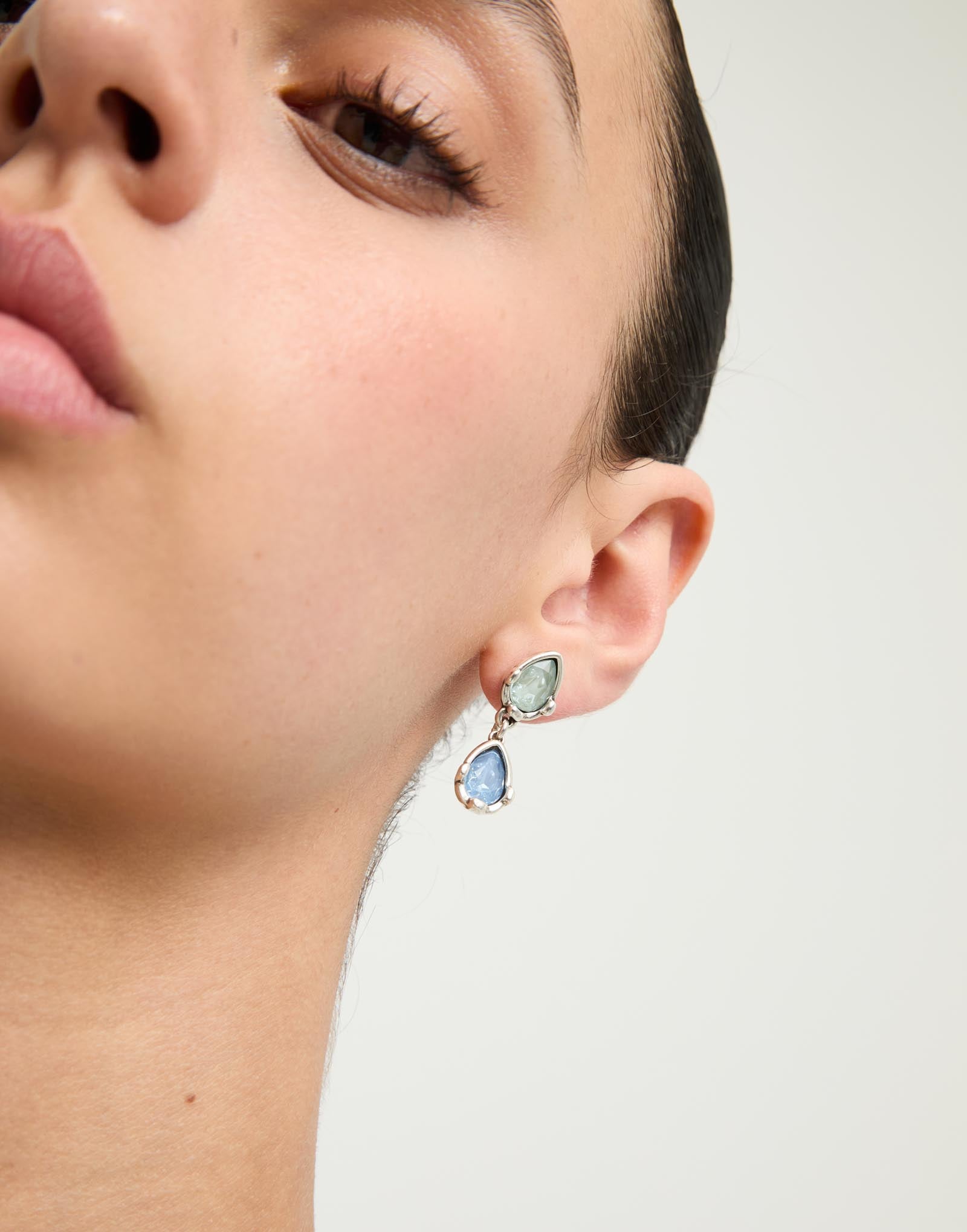 Long  earrings with two multicoloured drop-shaped faceted crystals