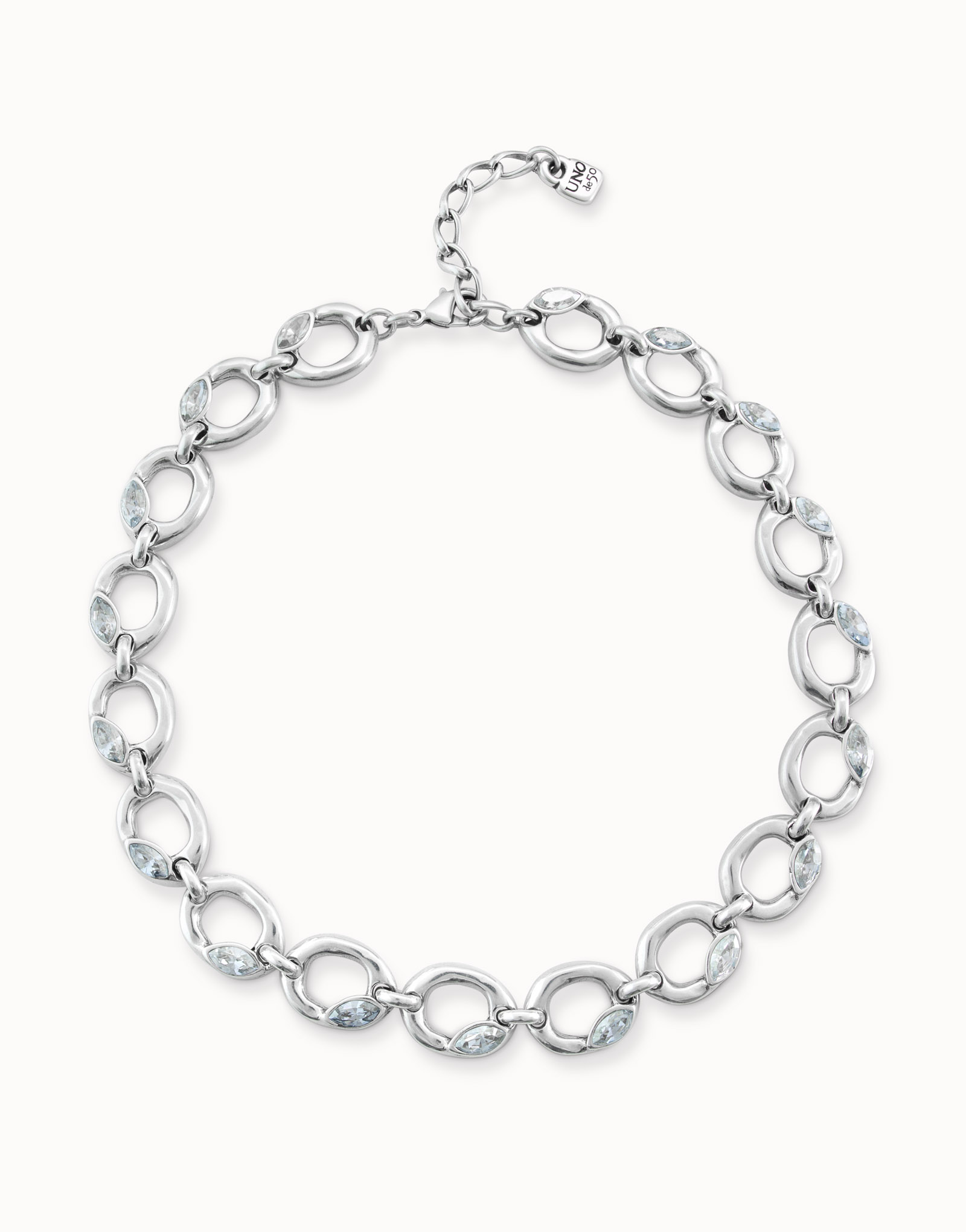 Short oval link chain necklace