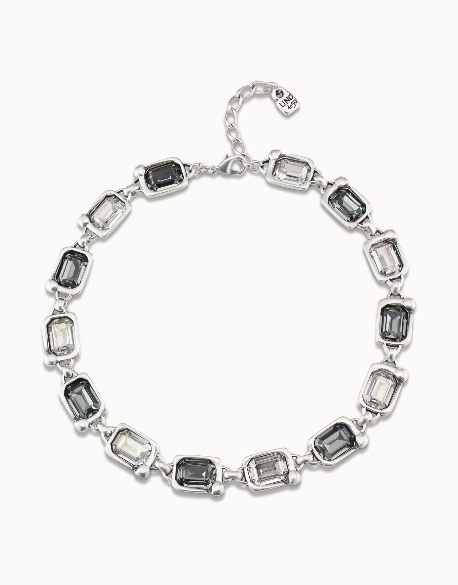 Collier court plaqué argent avec maillons en forme de boîte avec cristaux gris verdâtre et gris clair, Argent, large image number null