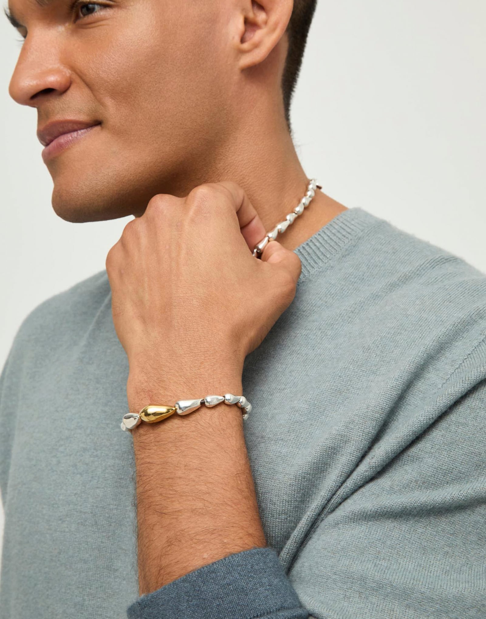 Bracelet with linked drops