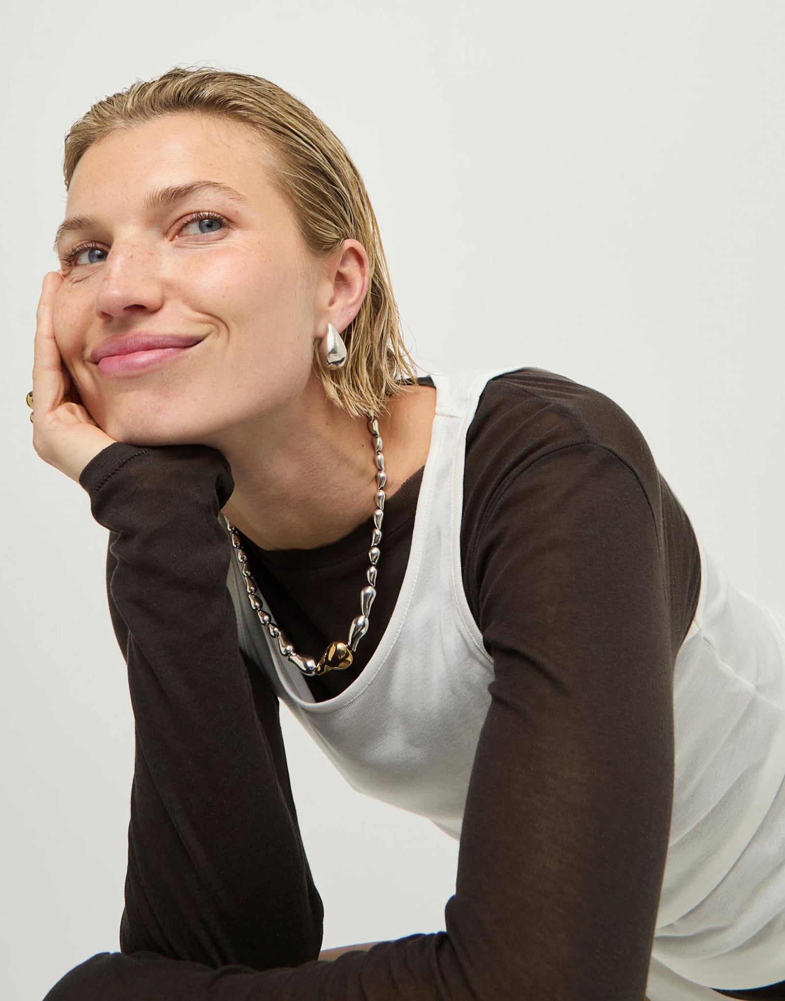 Drop-shaped earrings