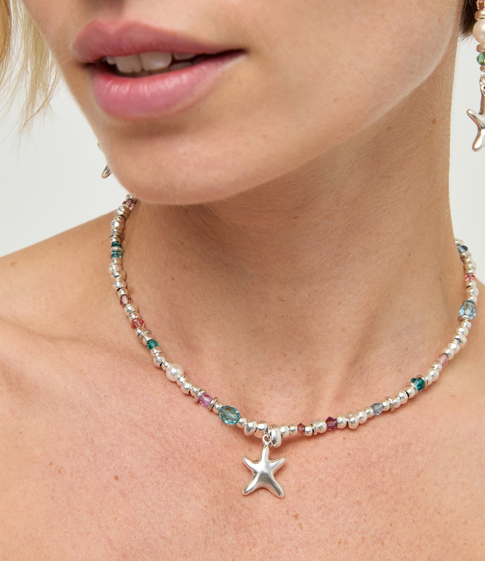 Necklace with crystals and small starfish