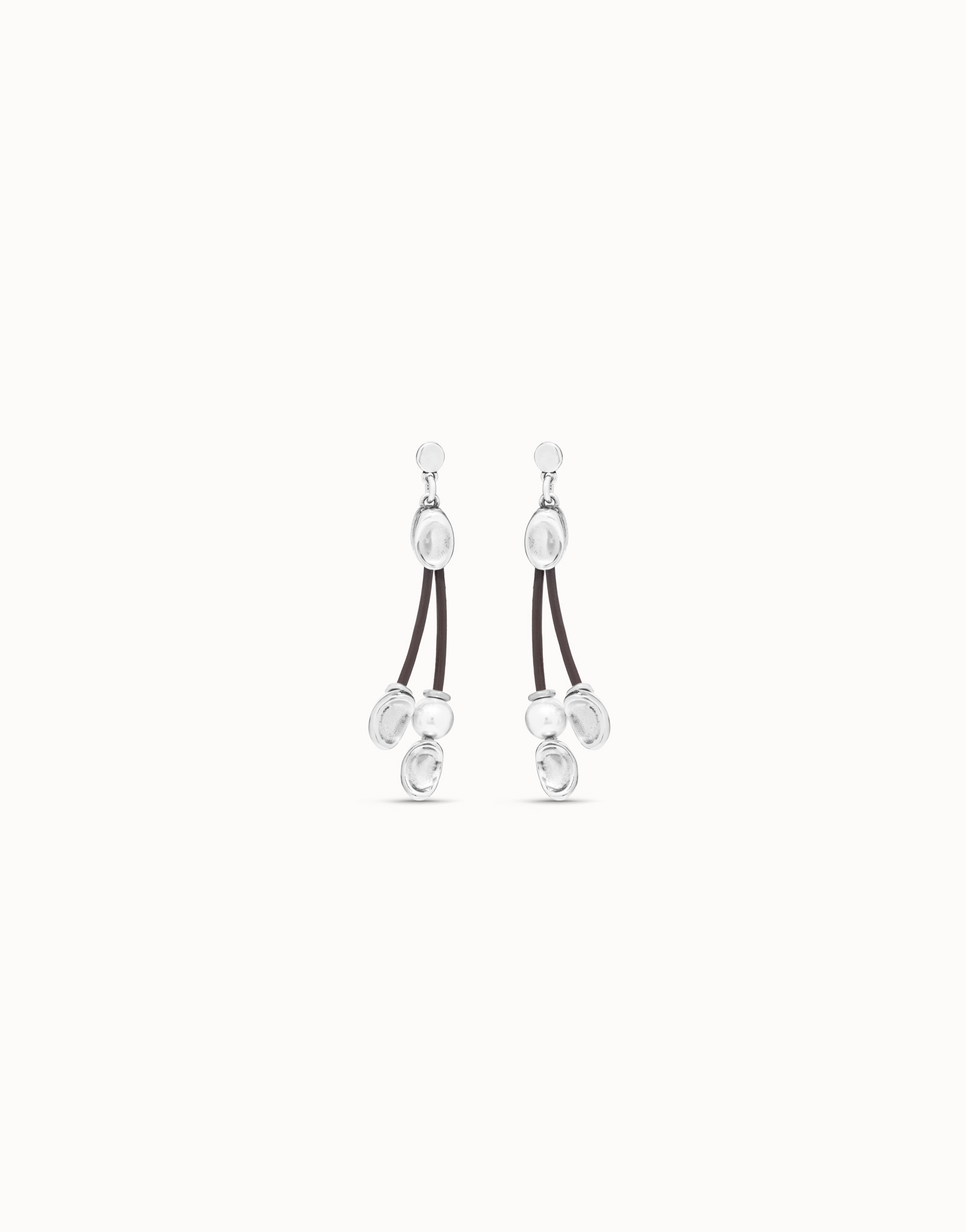 Boucles d’oreilles plaquées argent en cascade avec deux lanières en cuir, maillons ovales et perle, Argent, large image number null