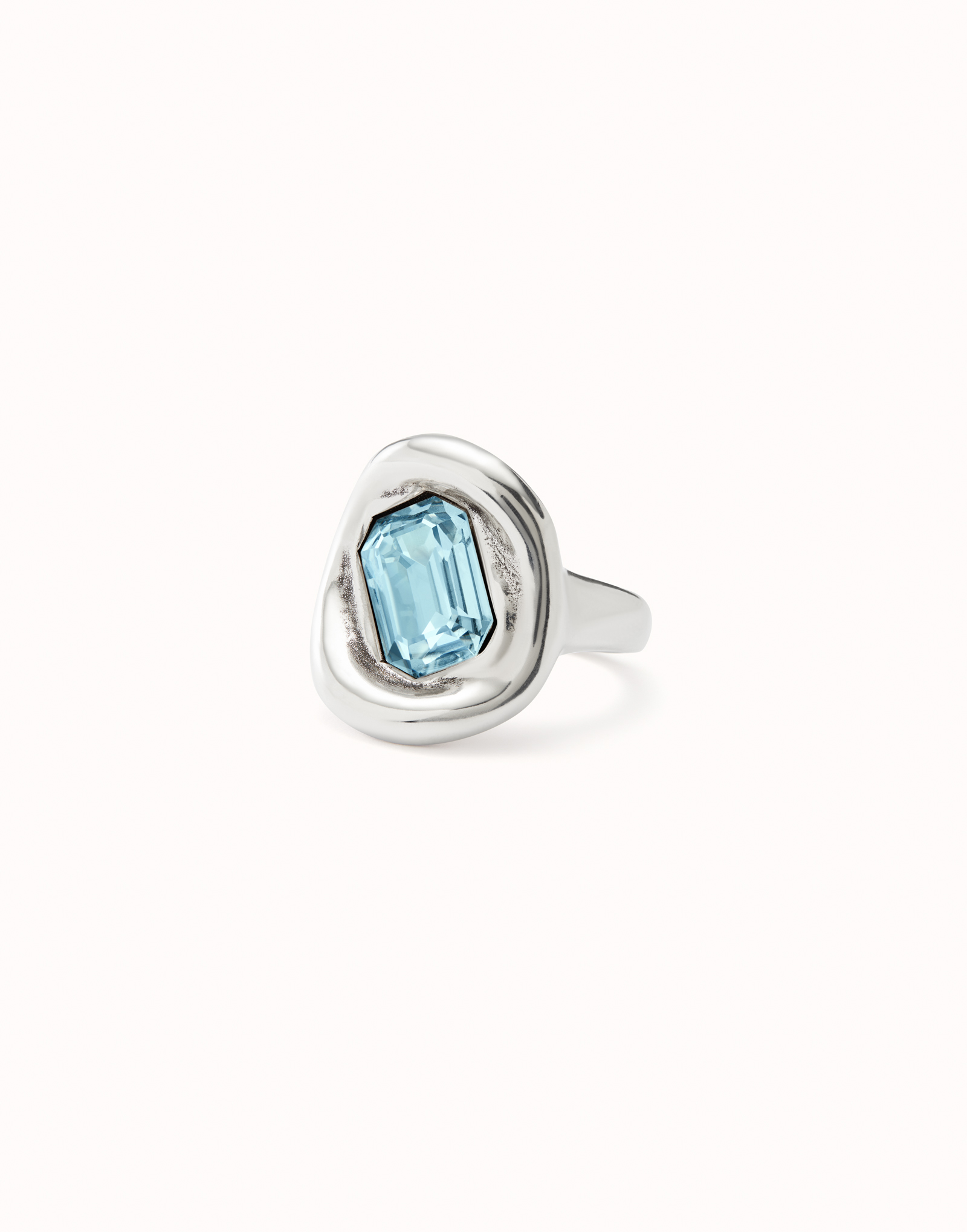 Anillo ba&ntilde;ado en plata de ley con cristal celeste