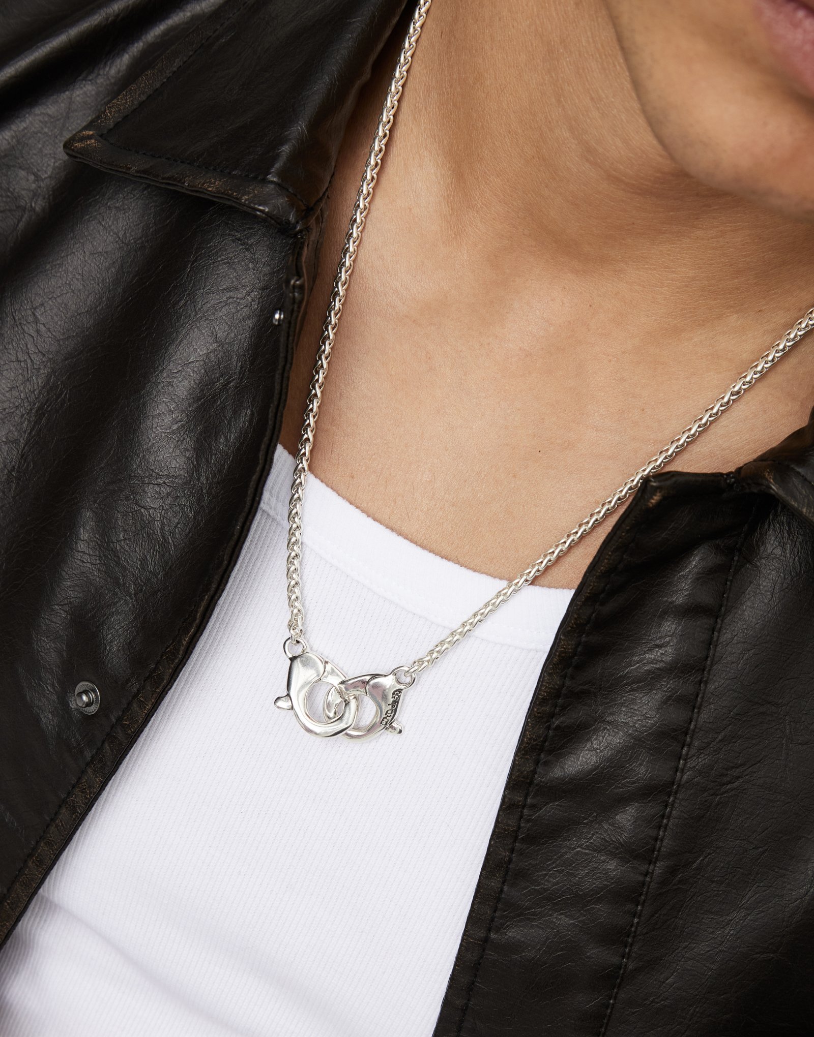 Necklace with intertwined carabiner, Silver, large thumbnail