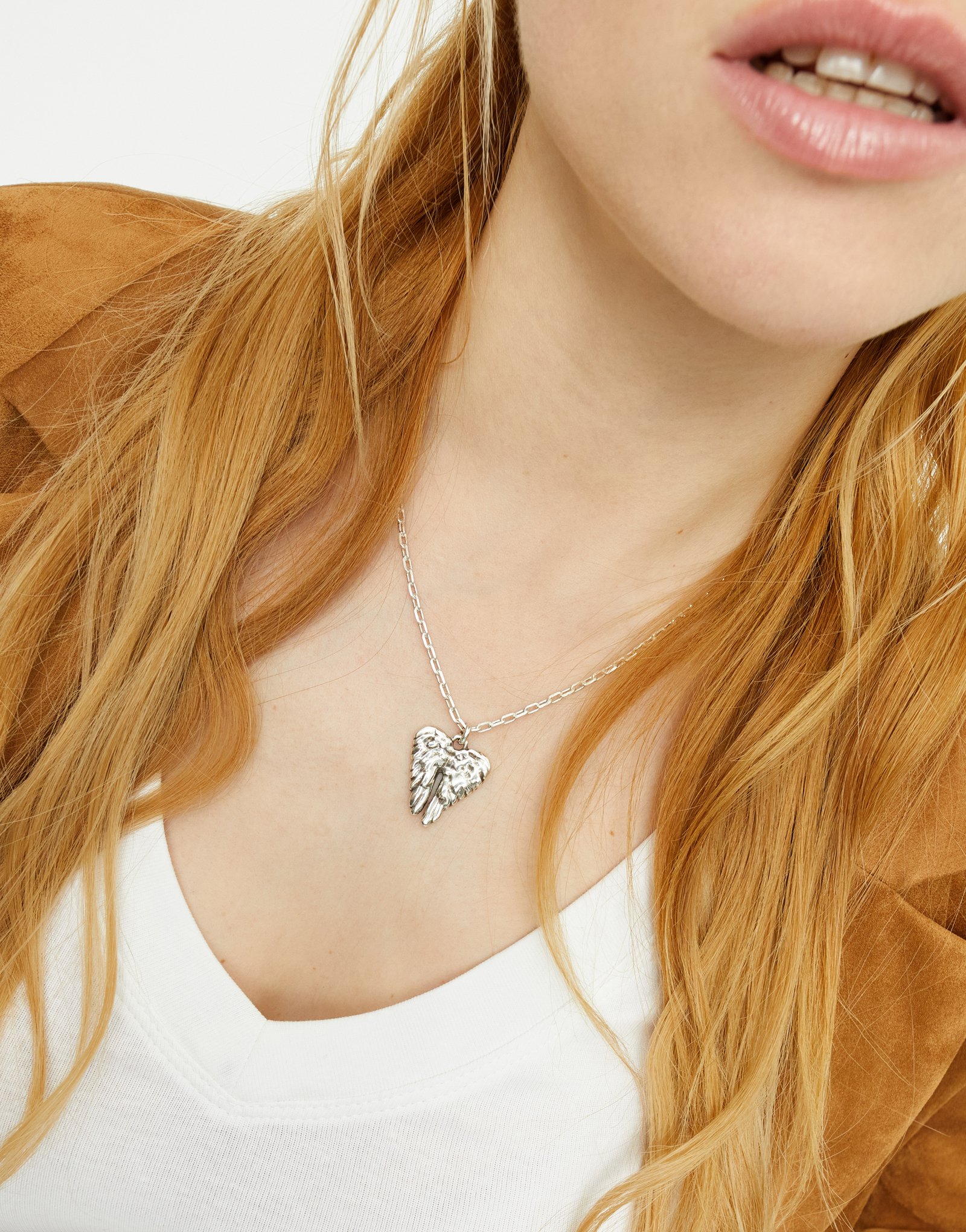 Short necklace with wing detail, Silver, large thumbnail