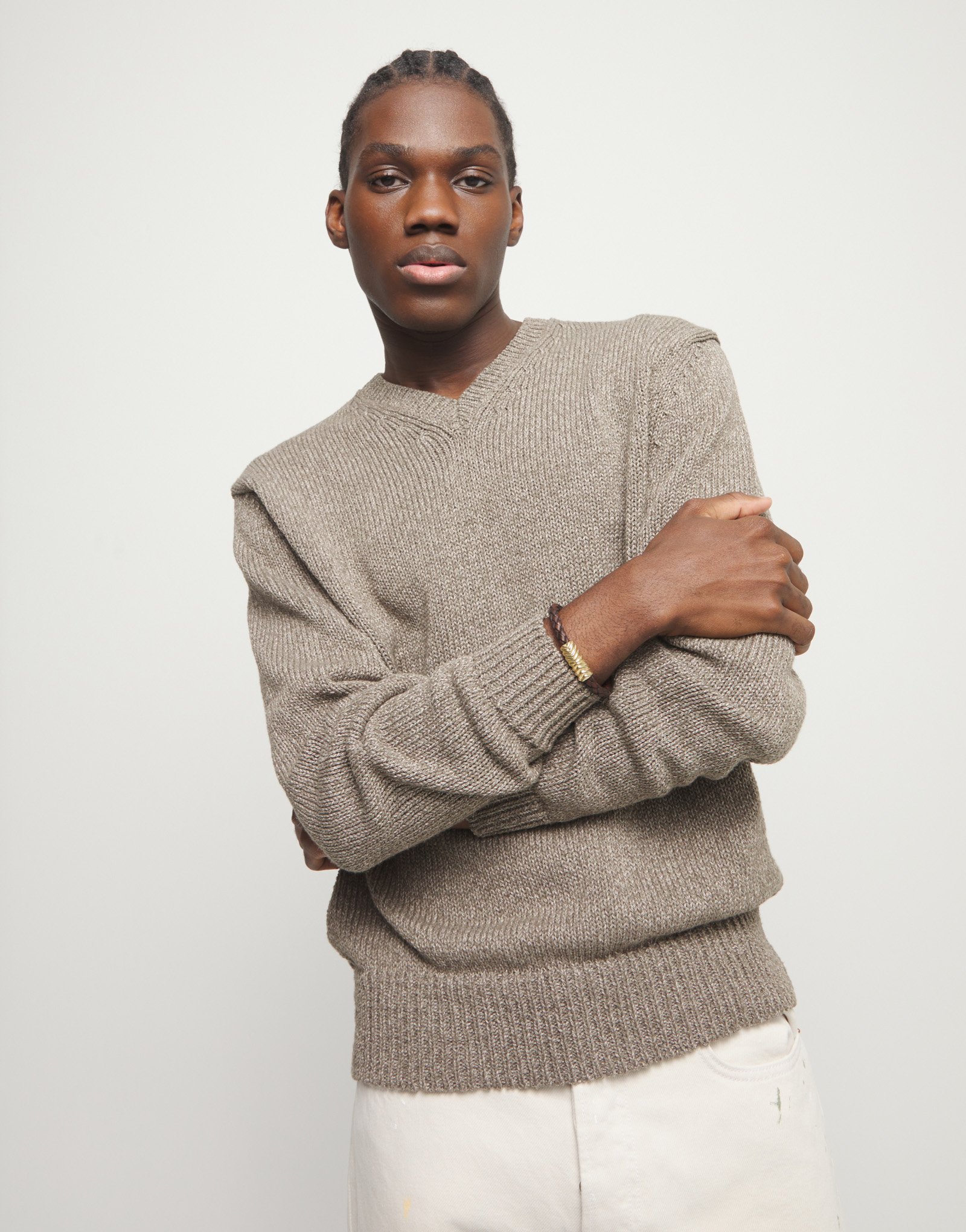 Brown braided leather bracelet with a metal detail, Golden, large thumbnail