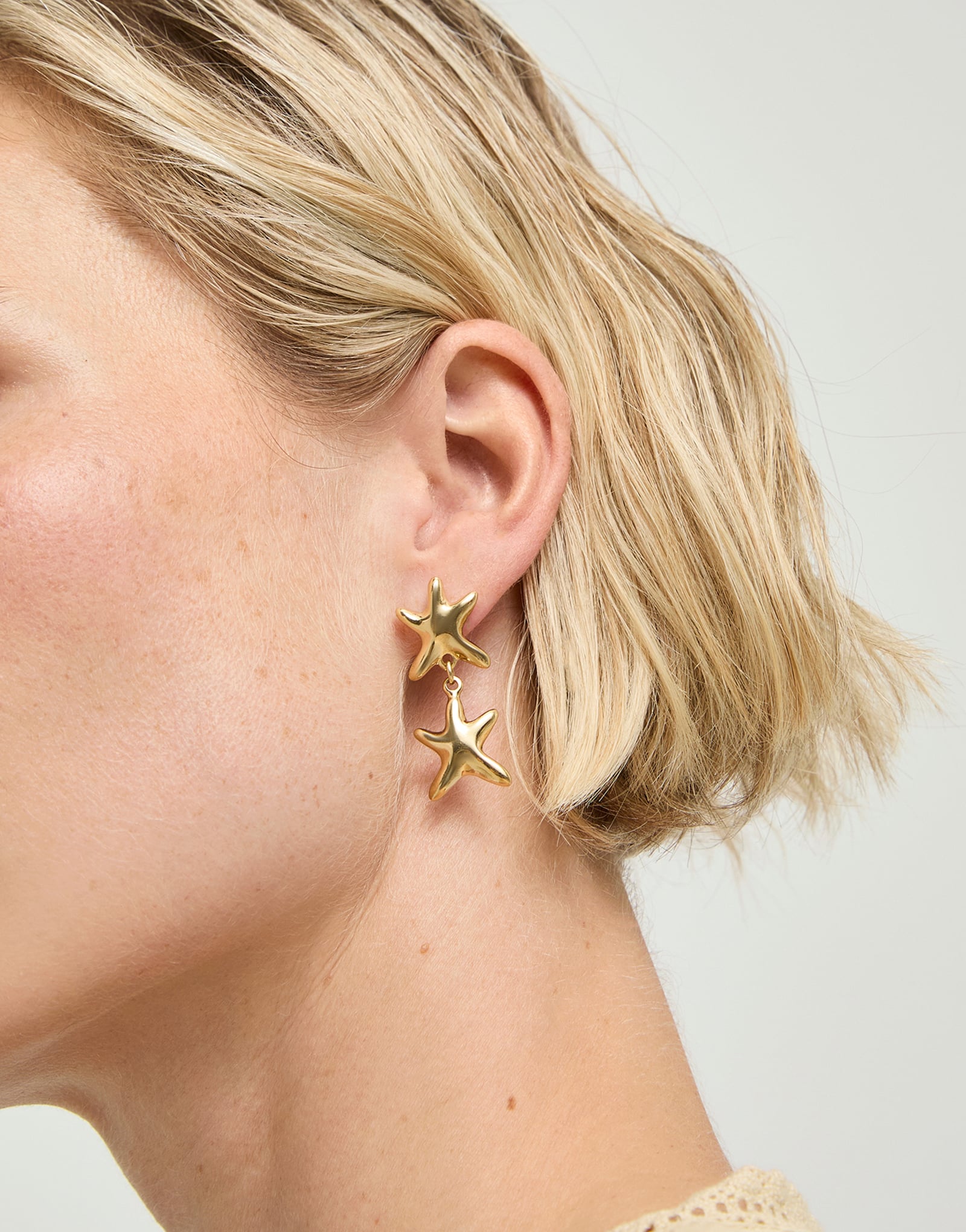 Long earrings with 2 starfishes