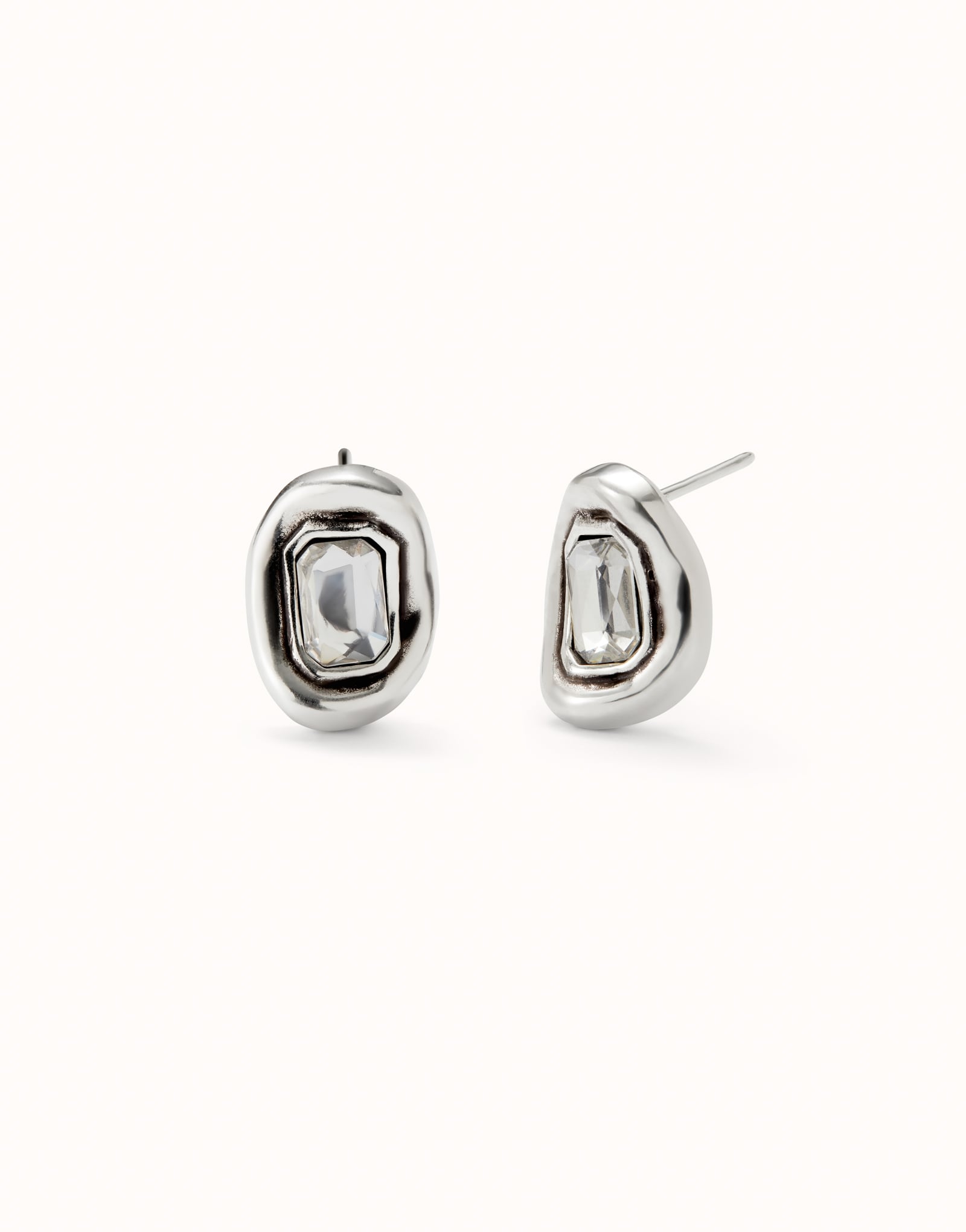 Stud earrings with white faceted crystal