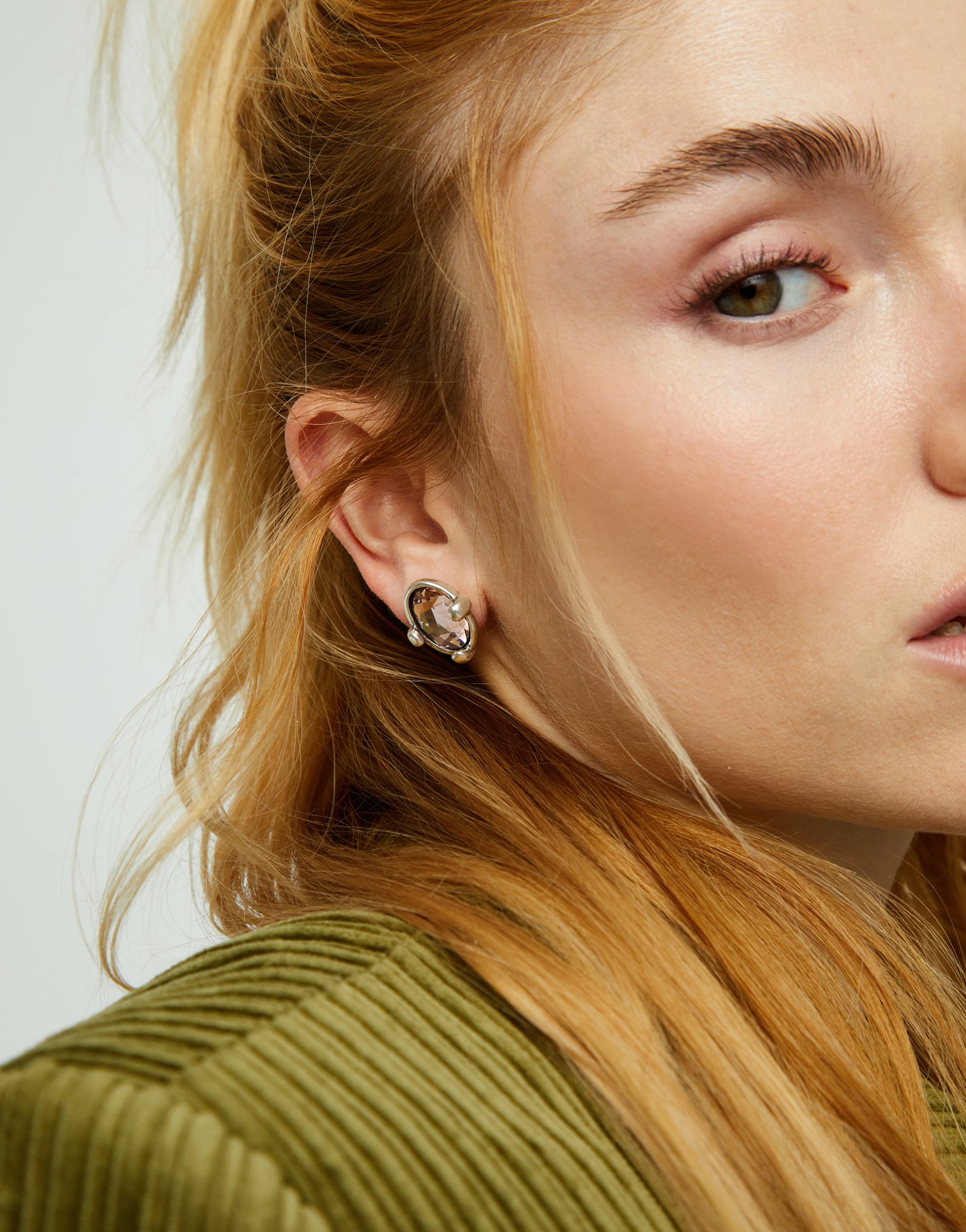 Studs with pink oval faceted crystal, Silver, large thumbnail