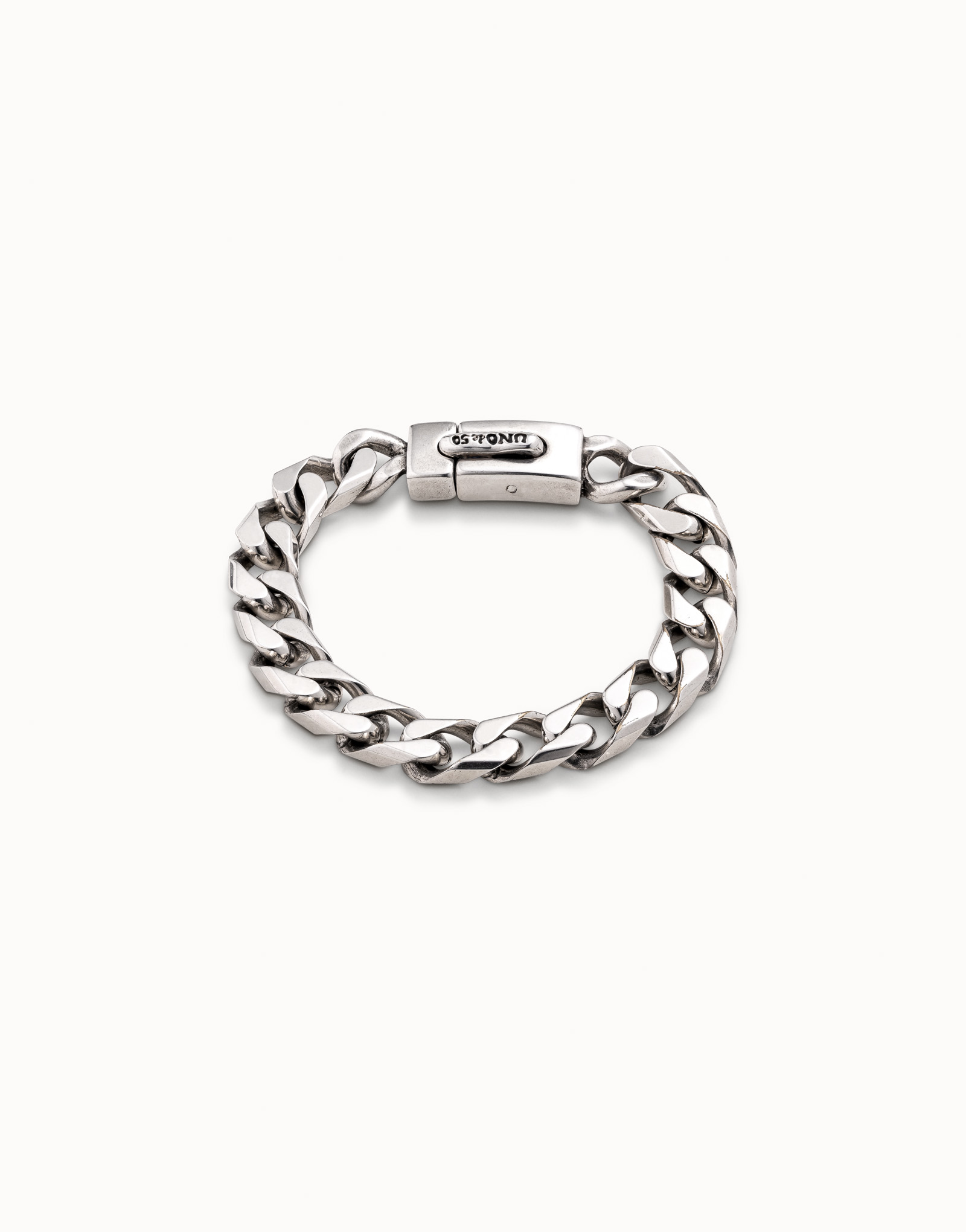Silver-plated necklace with medium sized flattened curb chain and automatic clasp, , large image number null