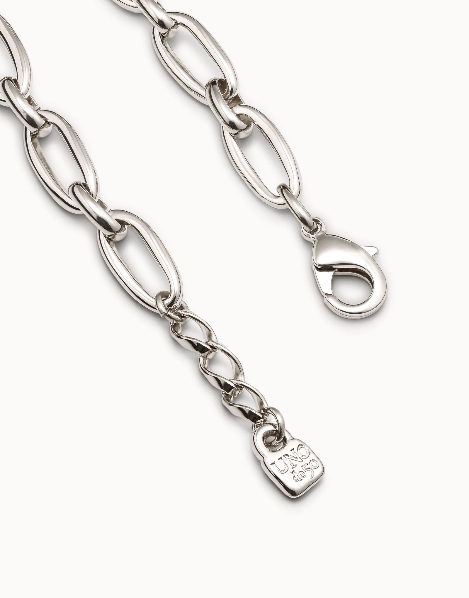 Sterling silver-plated medium sized oval link bracelet with carabiner clasp, Silver, large image number null