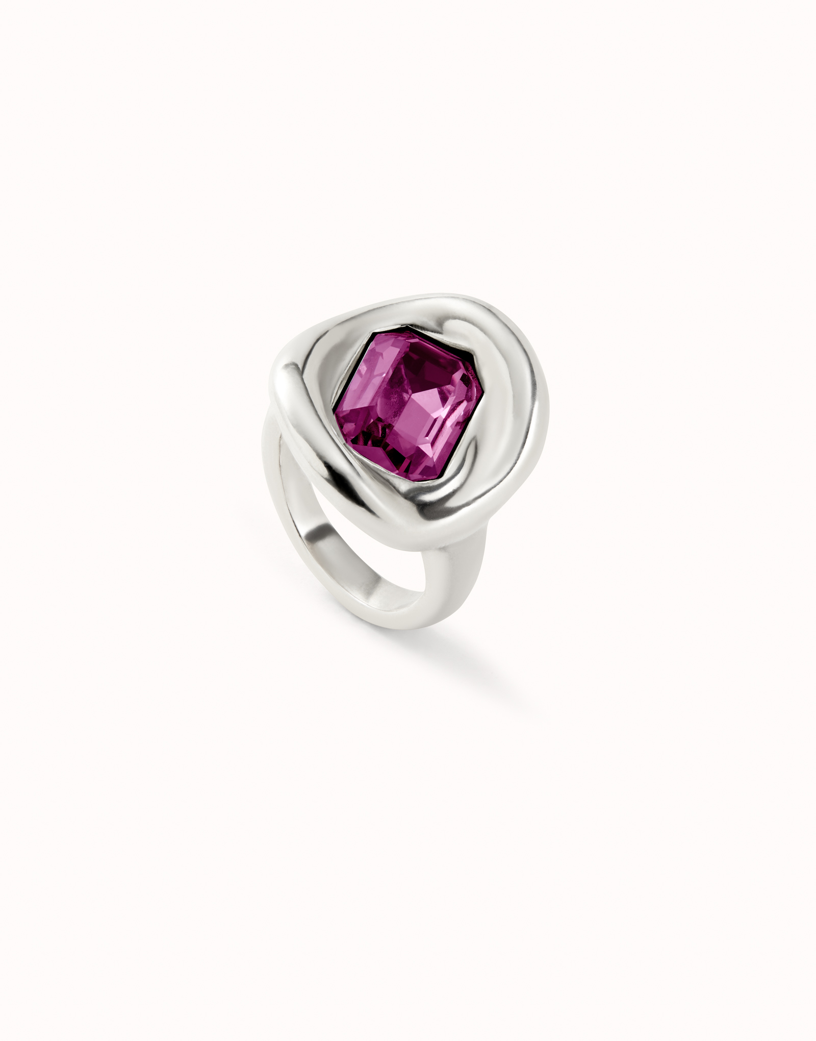 Anillo ba&ntilde;ado en plata de ley con cristal rosa