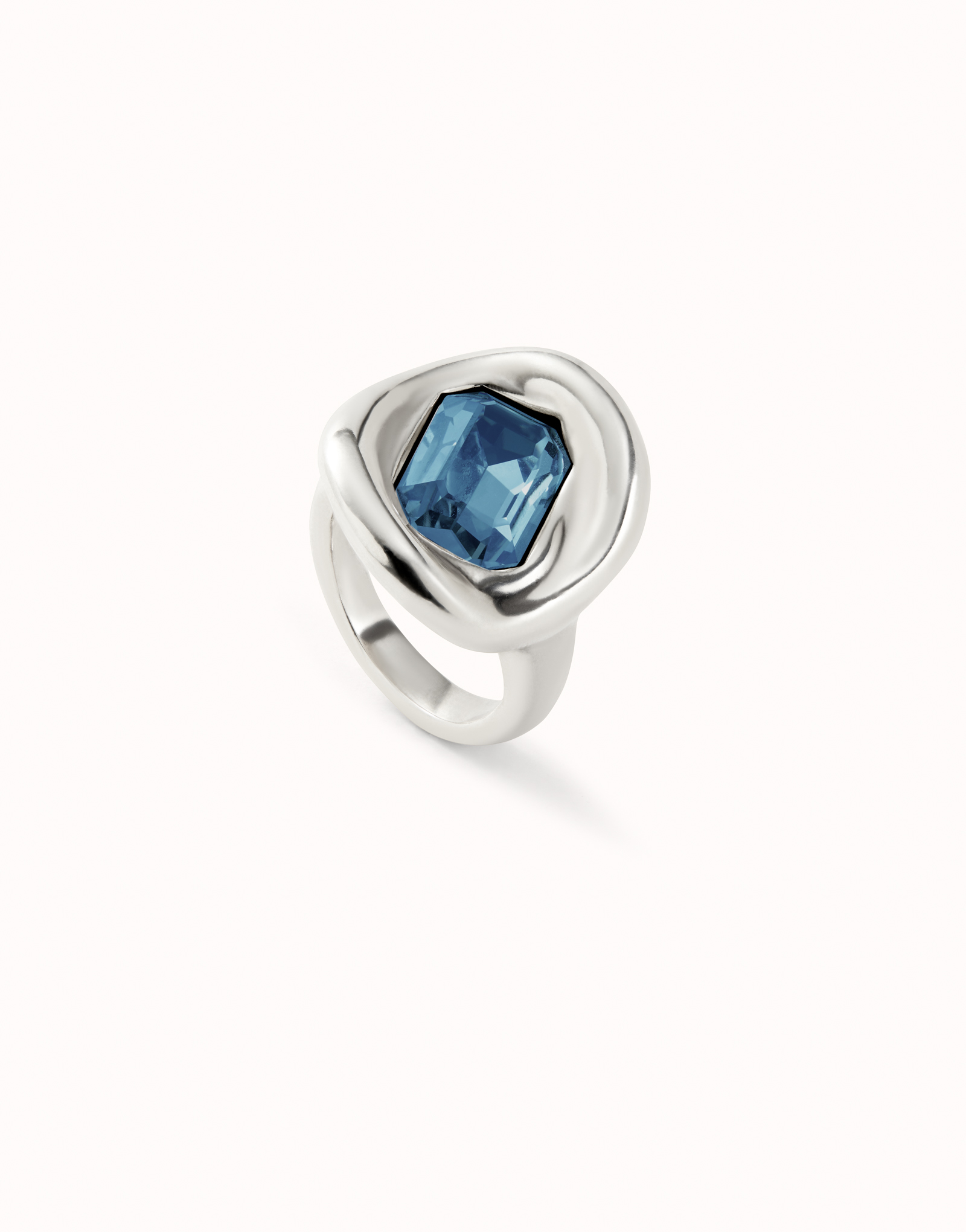 Anillo ba&ntilde;ado en plata de ley con cristal azul